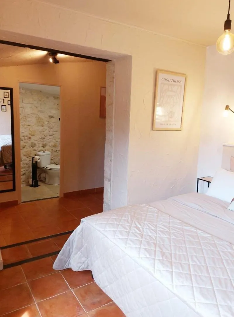 Konukevi Chambre Aramis Otel Ayguetinte